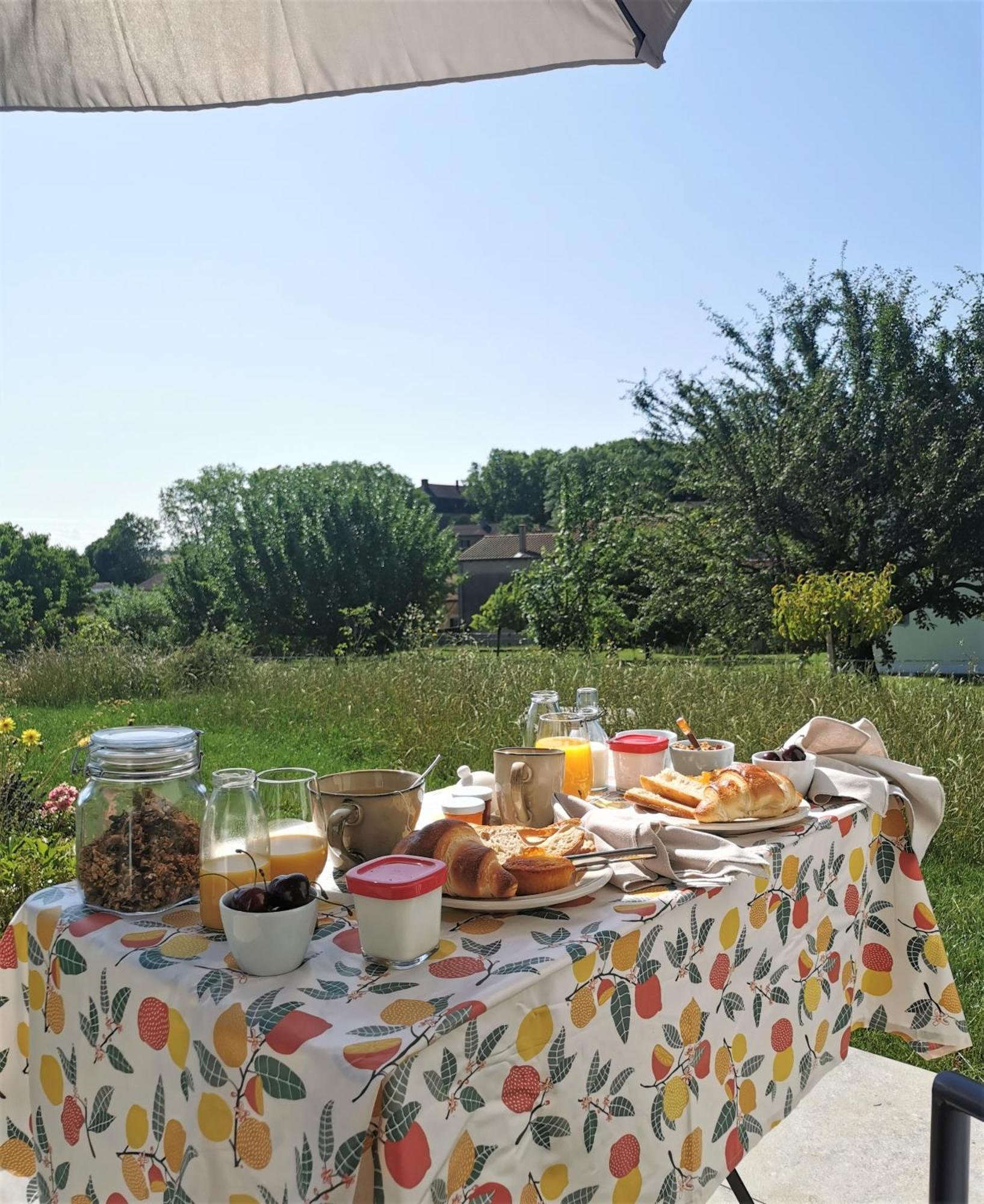 Au Jardin Des Deux Roches Bed & Breakfast Prisse Ngoại thất bức ảnh