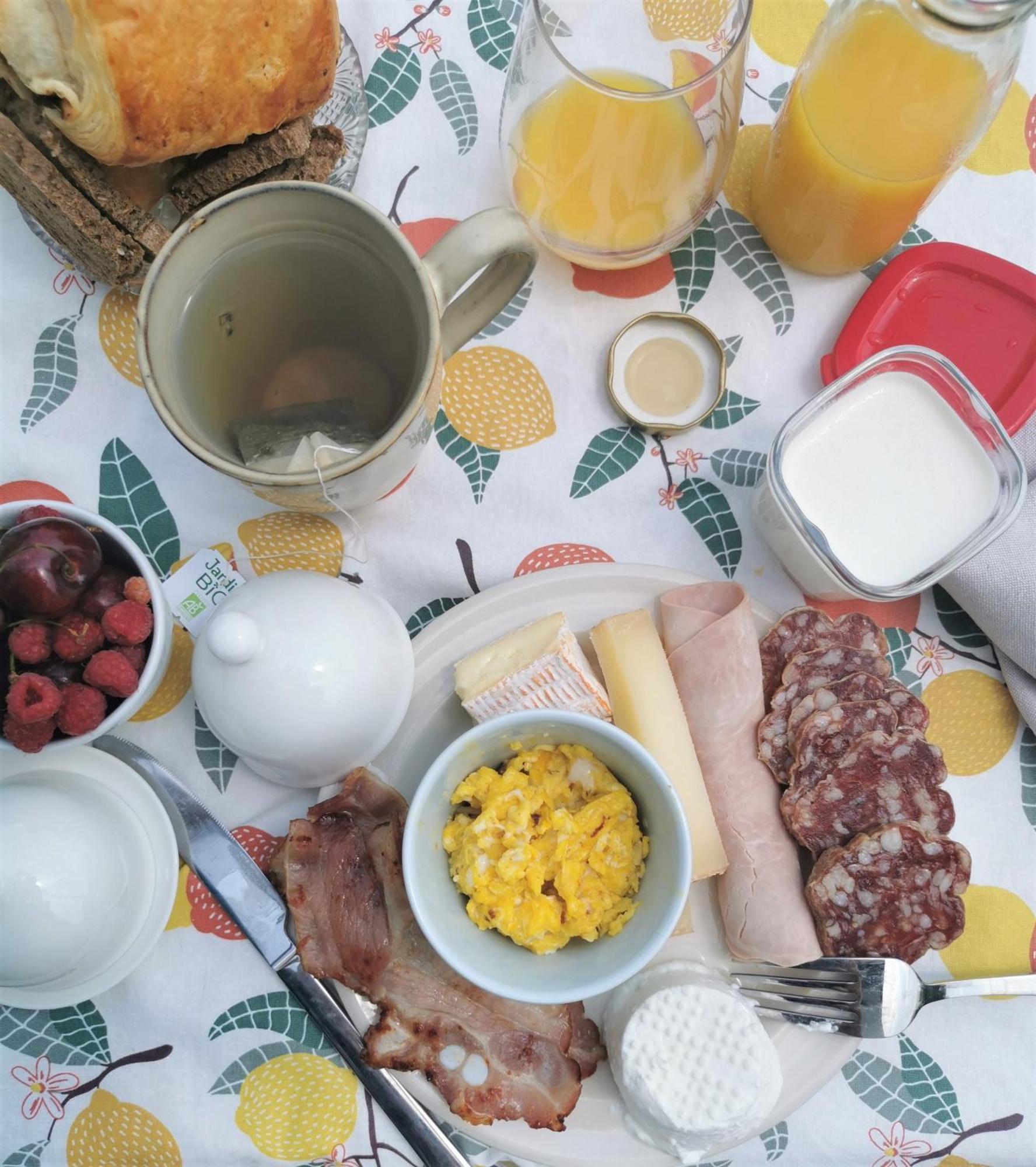 Au Jardin Des Deux Roches Bed & Breakfast Prisse Ngoại thất bức ảnh